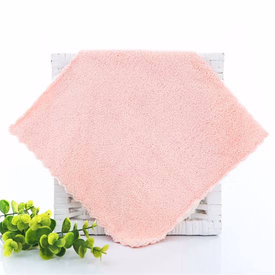 연약한 피부를 위한 매우 부드러운 아기 수건과 훌륭한 봉제 페이스 타올